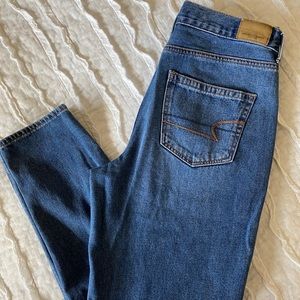 American eagle mom jean size 4